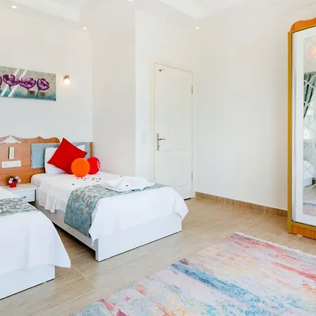 Uzumlu Village 3 Bedroom 6021 ヴィラ *